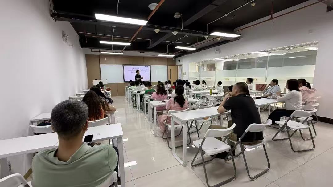 研学笃行，聚力成长｜战码教师团队赴芒果思维开展学习交流活动